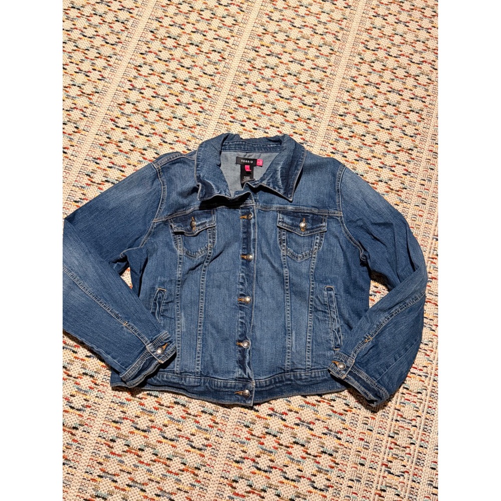 Torrid Womens Denim Jacket Medium Wash Stretch Blue Jean Coat Plus Size 2